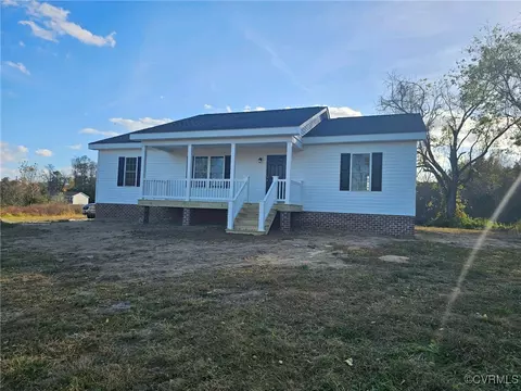 744 Howerton Rd, Dunnsville, VA 22454
