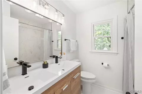 Bath - 4005 Echo Ridge Pl, Midlothian, VA 23112 photo 6 of 9