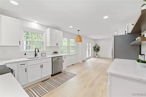 Kitchen - 4005 Echo Ridge Pl, Midlothian, VA 23112 photo 6 of 6