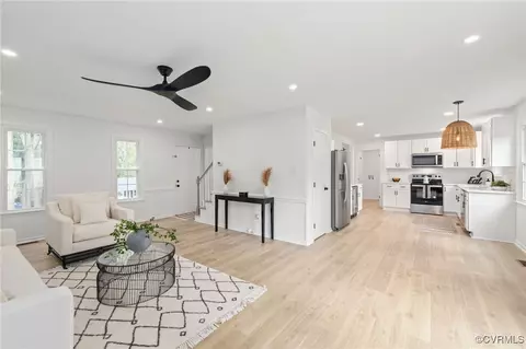 Living - 4005 Echo Ridge Pl, Midlothian, VA 23112 photo 3 of 3