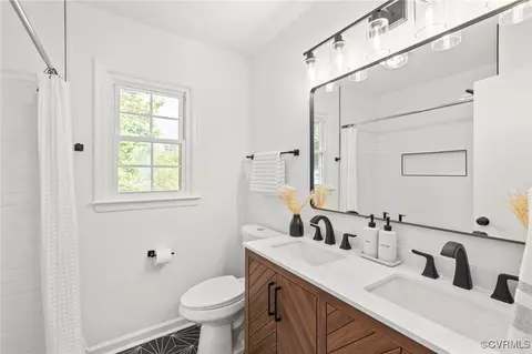 Bath - 4005 Echo Ridge Pl, Midlothian, VA 23112 photo 2 of 9