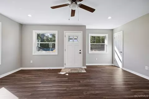 Living - 87 Proffits Rd, Louisa, VA 23093 photo 3 of 4