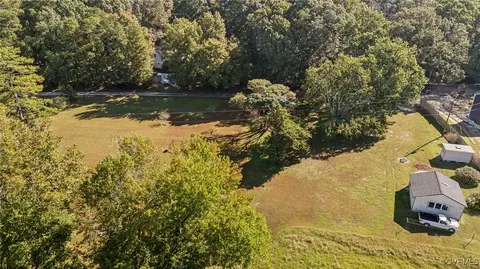 15403 Beach Rd, Chesterfield, VA 23838