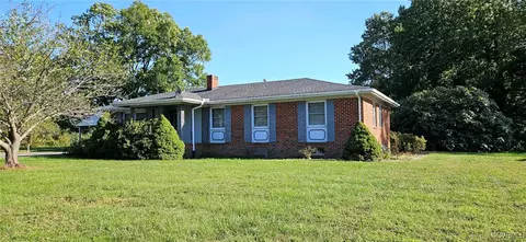1102 Daingerfield St, Tappahannock, VA 22560