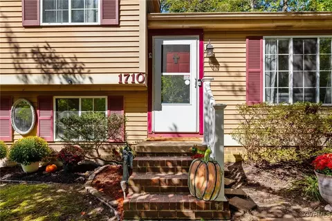 1710 White Cedar Ln, North Chesterfield, VA 23235