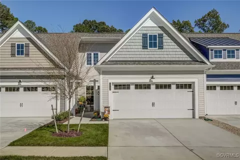 10754 Sunset Woods Ct, Glen Allen, VA 23059
