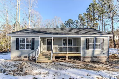 11019 White Oak Church Rd, Wilsons, VA 23894