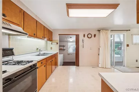 1409 Seward Dr, Hampton, VA 23663 photo 9