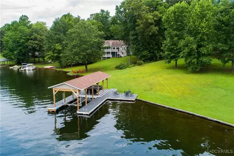 82 Heather Dr, Bumpass, VA 23024