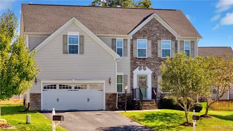 9801 Ashmill Ct, Midlothian, VA 23112