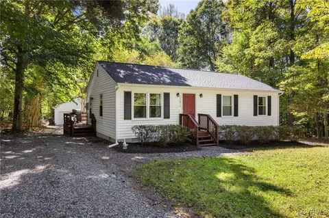 12076 White Bark Rd, Ruther Glen, VA 22546