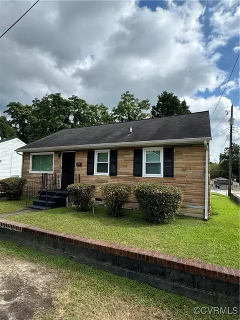 854 Apperson St, Petersburg, VA 23803