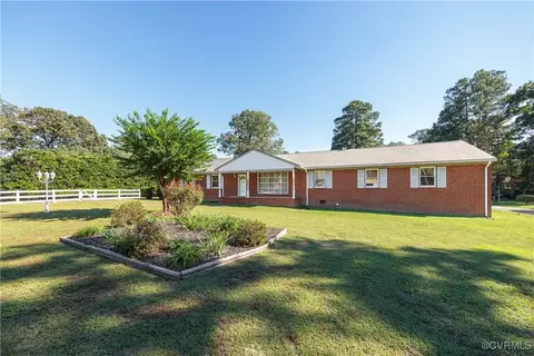 4615 Perdue St, Chester, VA 23831 photo 2