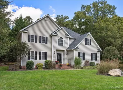 5902 Fox Crest Ct, Midlothian, VA 23112