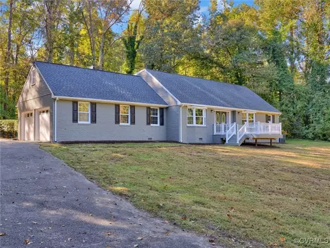 743 Kenbridge Rd, Blackstone, VA 23824