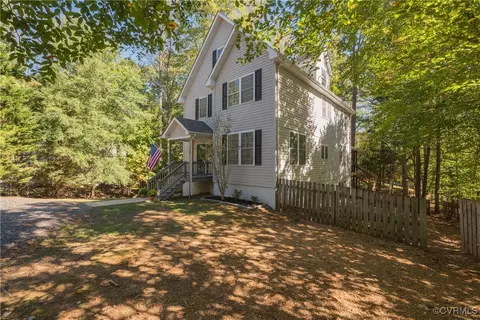 38 Xebec Rd, Palmyra, VA 22963