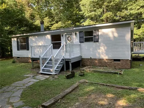 15150 Arwood Rd, Disputanta, VA 23842