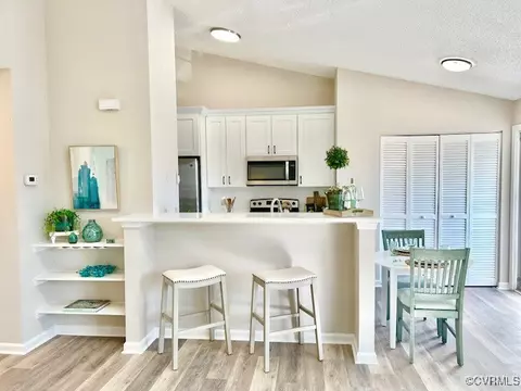 83 Emeraude Plage #B, Hampton, VA 23666