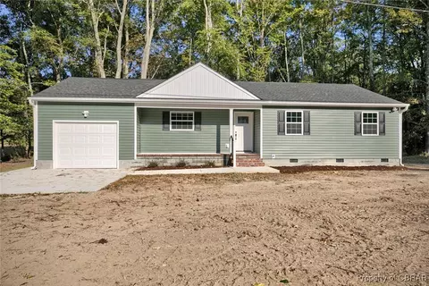 142 Chapel Neck Rd, North, VA 23128