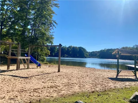 2230 Lakeview Dr, Powhatan, VA 23139