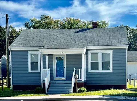319 Dupuy Ave, Colonial Heights, VA 23834