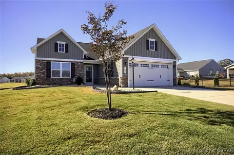 7697 Medalist Ln, New Kent, VA 23124