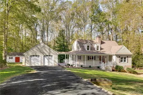 2564 Log Cabin Rd, Maidens, VA 23102