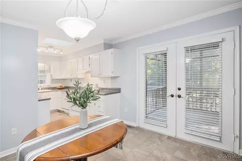 Dining - 5823 Mill Spring Rd, Midlothian, VA 23112 photo 3 of 3