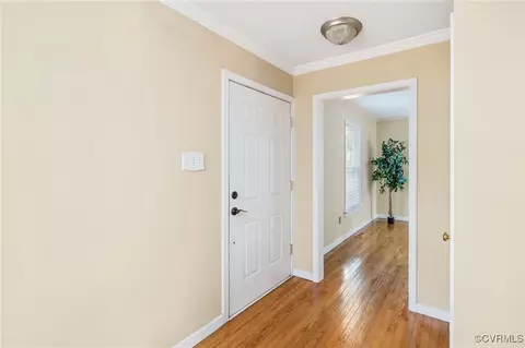Entry Way - 5823 Mill Spring Rd, Midlothian, VA 23112 photo 2 of 6