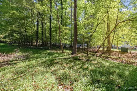 Exterior - 5823 Mill Spring Rd, Midlothian, VA 23112 photo 15 of 16