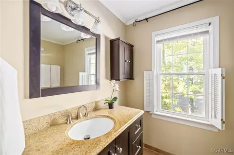 Bath - 5823 Mill Spring Rd, Midlothian, VA 23112 photo 2 of 4