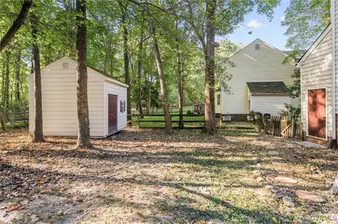 Exterior - 5823 Mill Spring Rd, Midlothian, VA 23112 photo 12 of 16