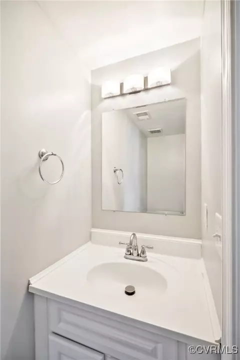Bath - 709 E Pembroke Ave, Hampton, VA 23669 photo 1 of 3