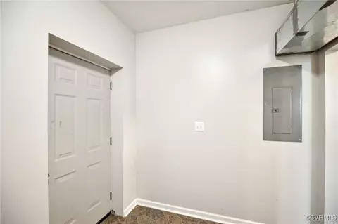 Entry Way - 709 E Pembroke Ave, Hampton, VA 23669 photo 1 of 1
