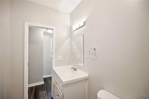 Bath - 709 E Pembroke Ave, Hampton, VA 23669 photo 3 of 3