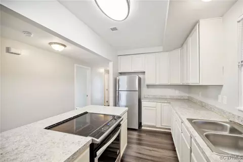 Kitchen - 709 E Pembroke Ave, Hampton, VA 23669 photo 7 of 11