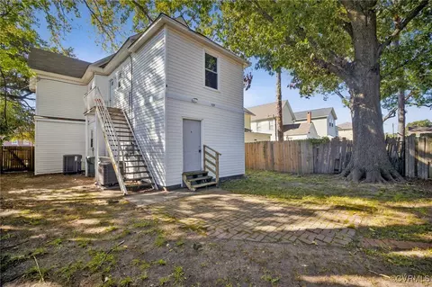 Exterior - 709 E Pembroke Ave, Hampton, VA 23669 photo 5 of 7