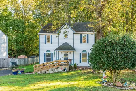 10105 Farm Field Ct, Chester, VA 23831