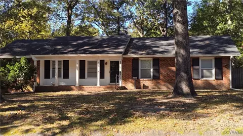 12620 Merry Dr, Chester, VA 23831