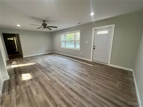 Living - 9427 Lebanon Church Rd, Jarratt, VA 23867 photo 3 of 4