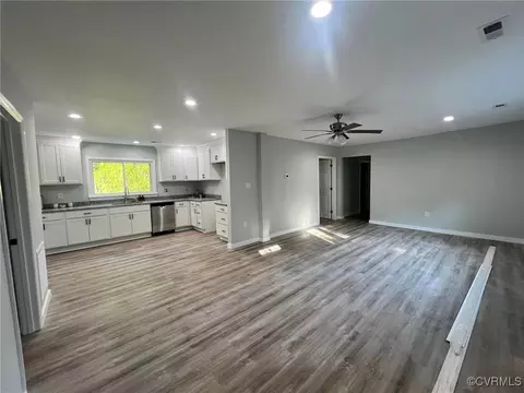 Living - 9427 Lebanon Church Rd, Jarratt, VA 23867 photo 1 of 4