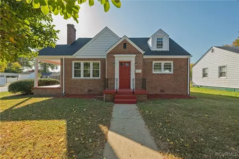 421 Moorman Ave, Colonial Heights, VA 23834