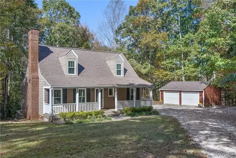 2052 Shade Hunter Ln, Maidens, VA 23102