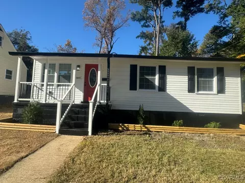 1069 Old Wythe St, Petersburg, VA 23803