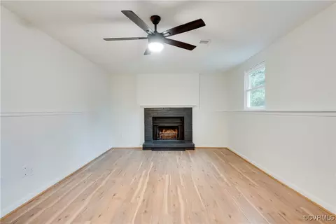 Living - 2014 Mountain Pine Blvd, Richmond, VA 23235 photo 8 of 9