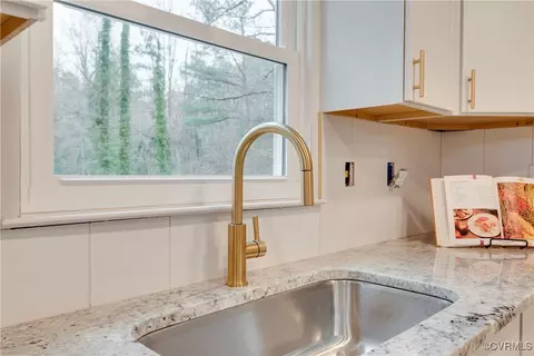 Kitchen - 2014 Mountain Pine Blvd, Richmond, VA 23235 photo 4 of 5