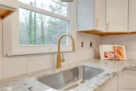 Kitchen - 2014 Mountain Pine Blvd, Richmond, VA 23235 photo 3 of 5