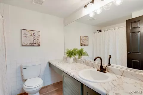 Bath - 2014 Mountain Pine Blvd, Richmond, VA 23235 photo 2 of 5
