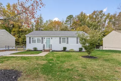 414 Pin Oak Dr, Hopewell, VA 23860