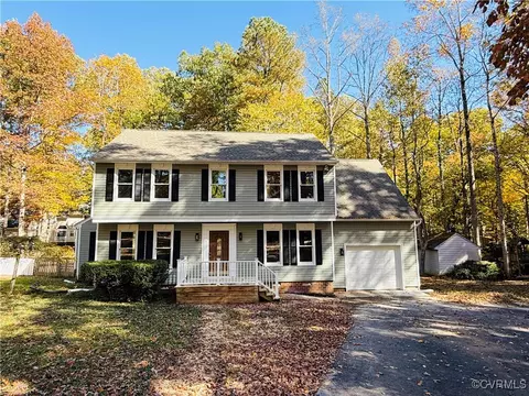 5709 Oak Knoll Ln, Midlothian, VA 23112